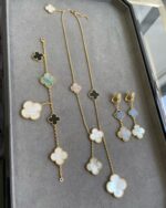 [Eternal Jewelry]CLOVER 3 MOTIF MOP ONYX DARK MOP PINK GOLD EARRINGS - 图片 4