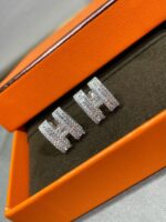 [Eternal Jewelry]H STUD EARRINGS WITH SILVER DIAMONDS - 图片 5